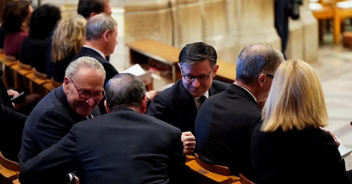 الإغلاق الحكومي..جونسون وشومر يتبادلان الاتهامات بعدم الجدية