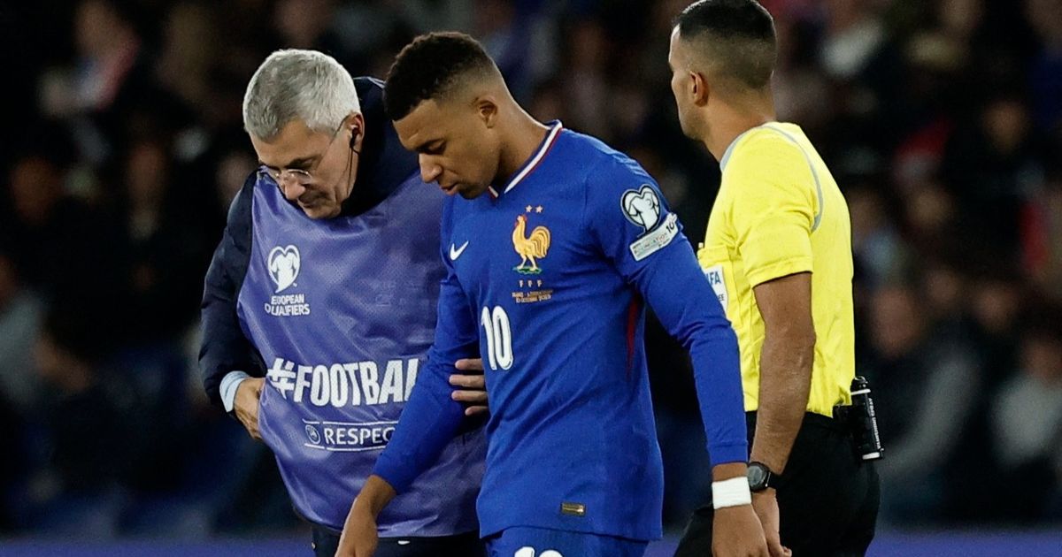 هل يلحق بالكلاسيكو؟.. إصابة مبابي تتجدّد وتثير المخاوف