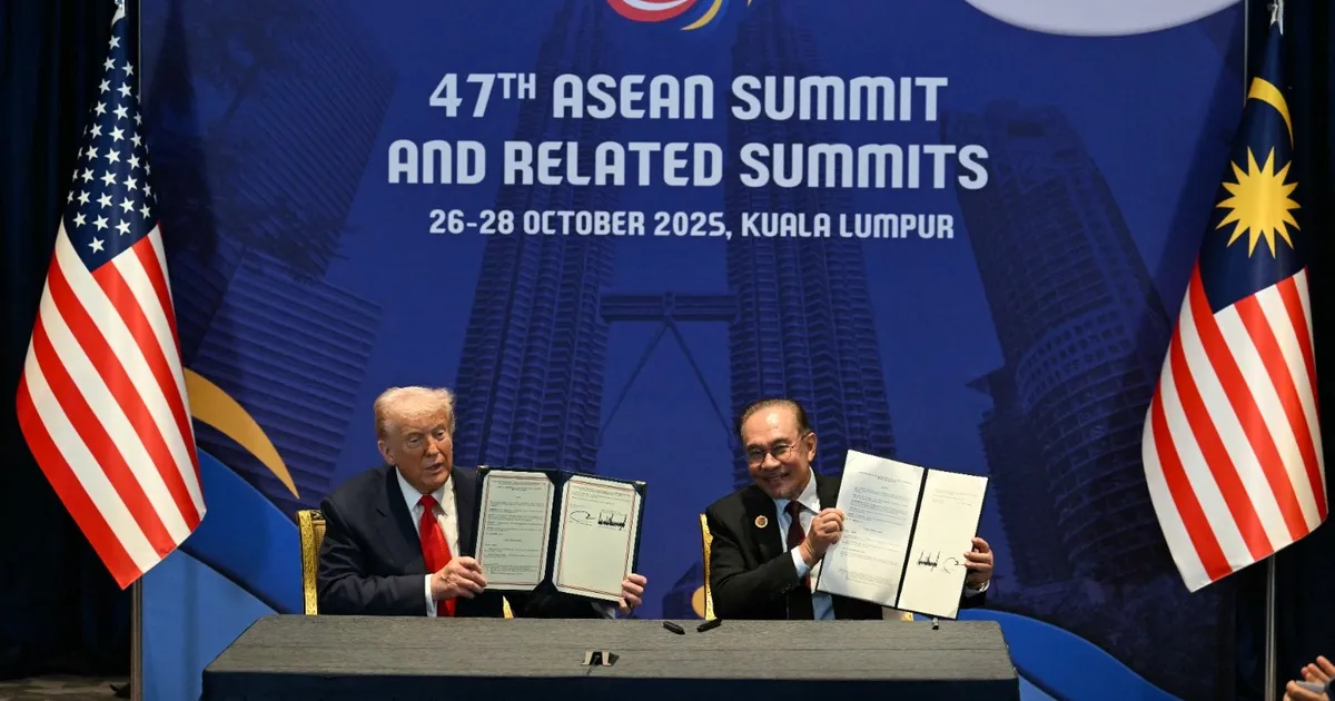 ترمب يوقع اتفاقات للتجارة والمعادن الأرضية في جنوب شرق آسيا