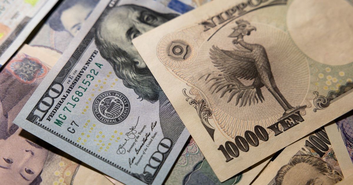 توقعات بارتفاع الين إلى 100 مقابل الدولار خلال العقد المقبل