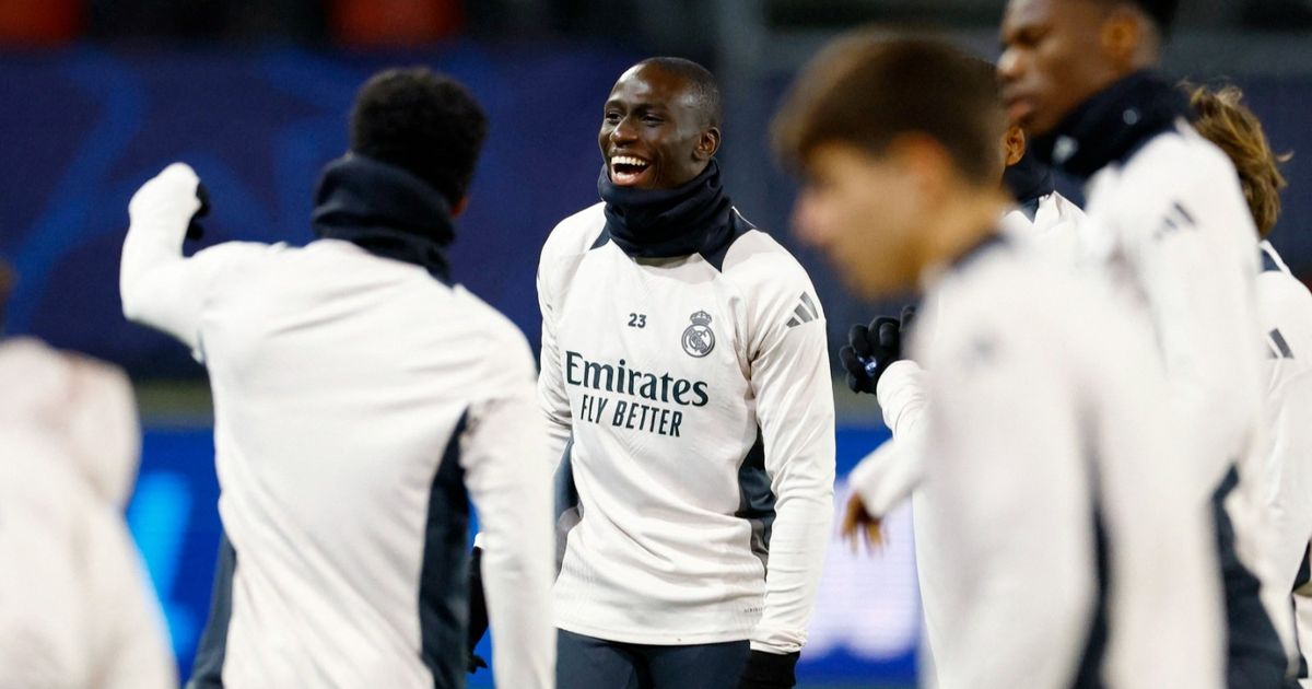 عودة ميندي بعد غياب واستبعاد ثنائي ريال مدريد أرنولد وألابا