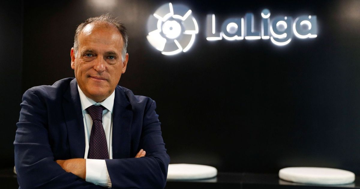 الليغا تؤكد إقامة مباراة برشلونة وفياريال بميامي في ديسمبر