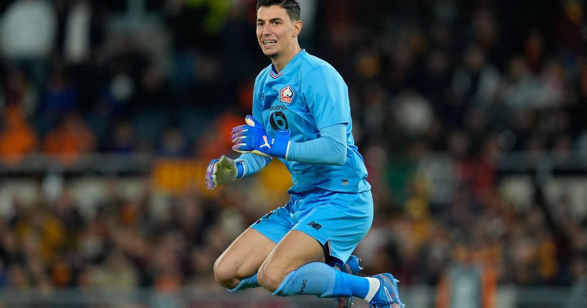 هل خالف روما القانون بتغيير منفذ ركلة الجزاء في ثالث محاولة؟