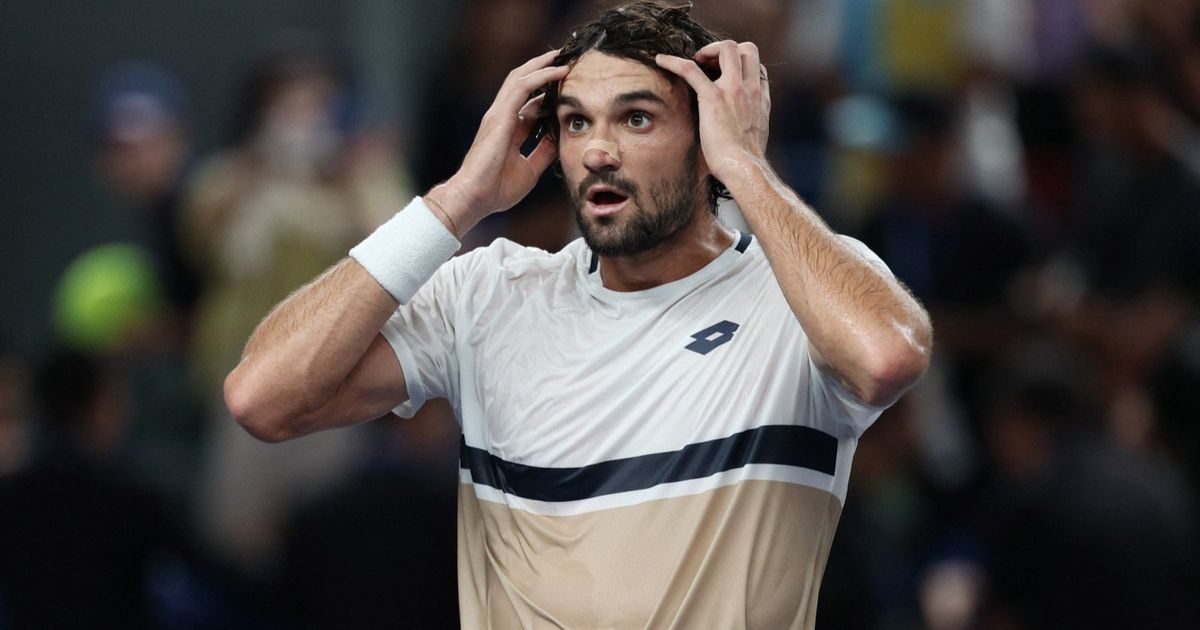 فاشرو يُسقط دجوكوفيتش في شنغهاي ويدخل تاريخ بطولات الأساتذة