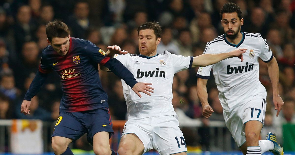 ما هي نتائج تشابي ألونسو لاعباً مع ريال مدريد ضد برشلونة؟