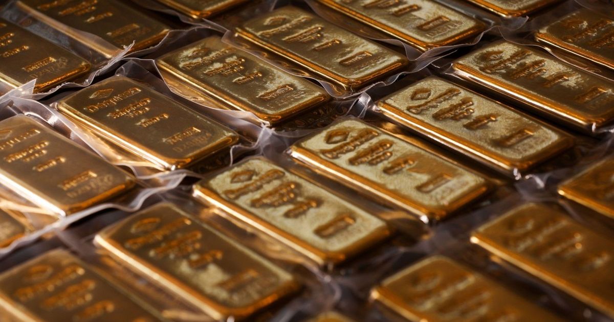 التوترات بين واشنطن وبكين ترفع أسعار الذهب نحو مستويات قياسية