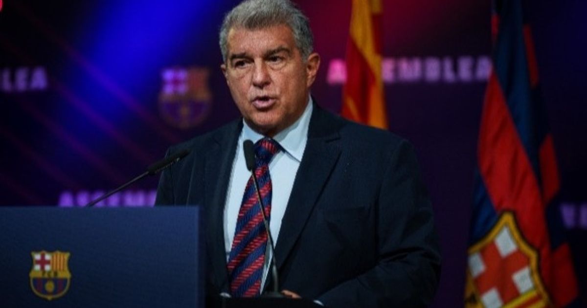 لابورتا “مُنقذ برشلونة” يصف منتقديه بـ”العميان”