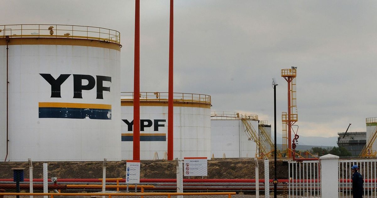 “XRG” الإماراتية تسعى للاستثمار في مشروع غاز مسال في الأرجنتين