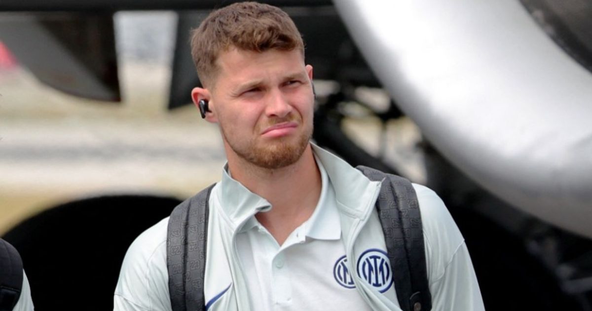 حارس إنتر ميلان جوزيب مارتينيز يدهس مسناً على كرسي متحرك