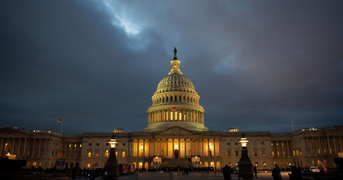 كيف أصبح إغلاق الحكومة الأميركية أمراً اعتيادياً؟