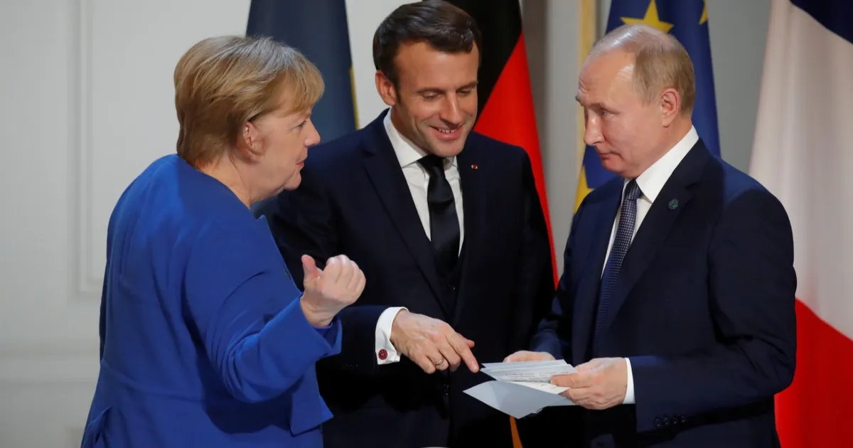 ميركل تواجه انتقادات بعد كشفها عن عرقلة الحوار مع بوتين