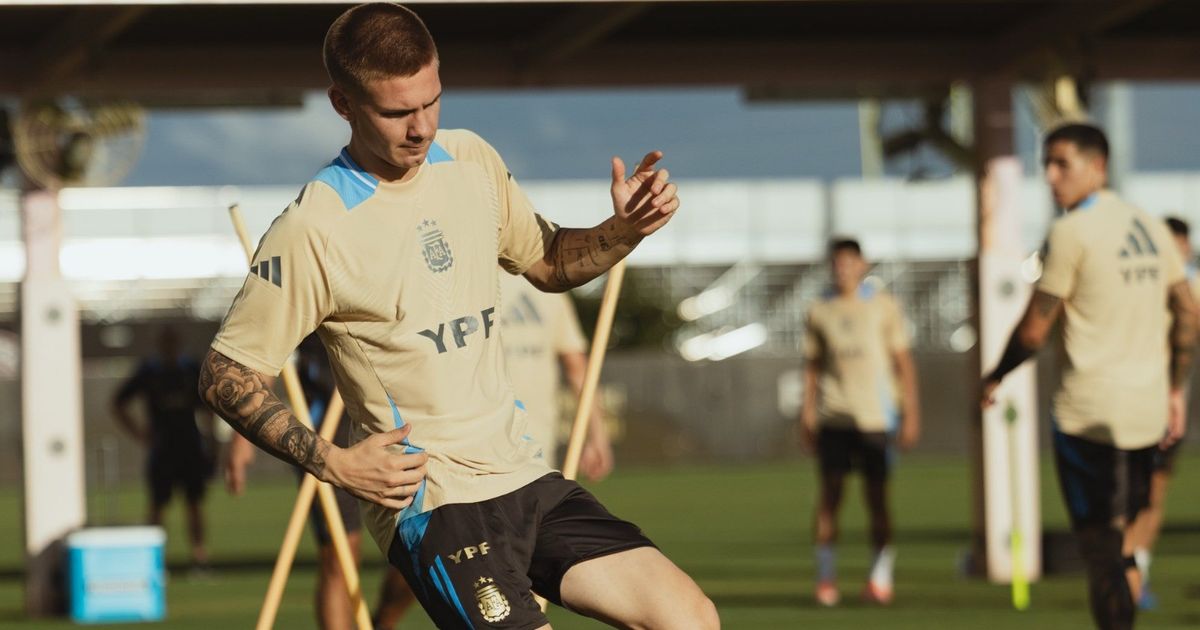 ماستانتونو يصاب وميسي يغيب عن لقاء فنزويلا لسبب غريب