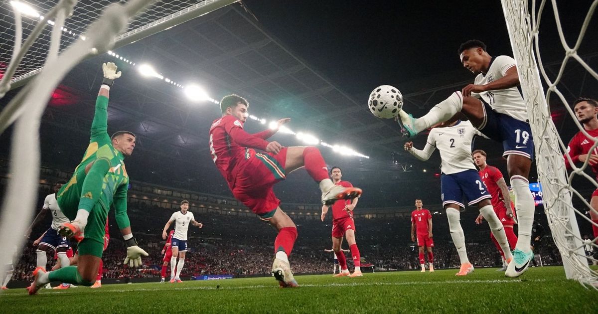 واتكينز يغيب عن إنجلترا بمواجهة لاتفيا في تصفيات كأس العالم