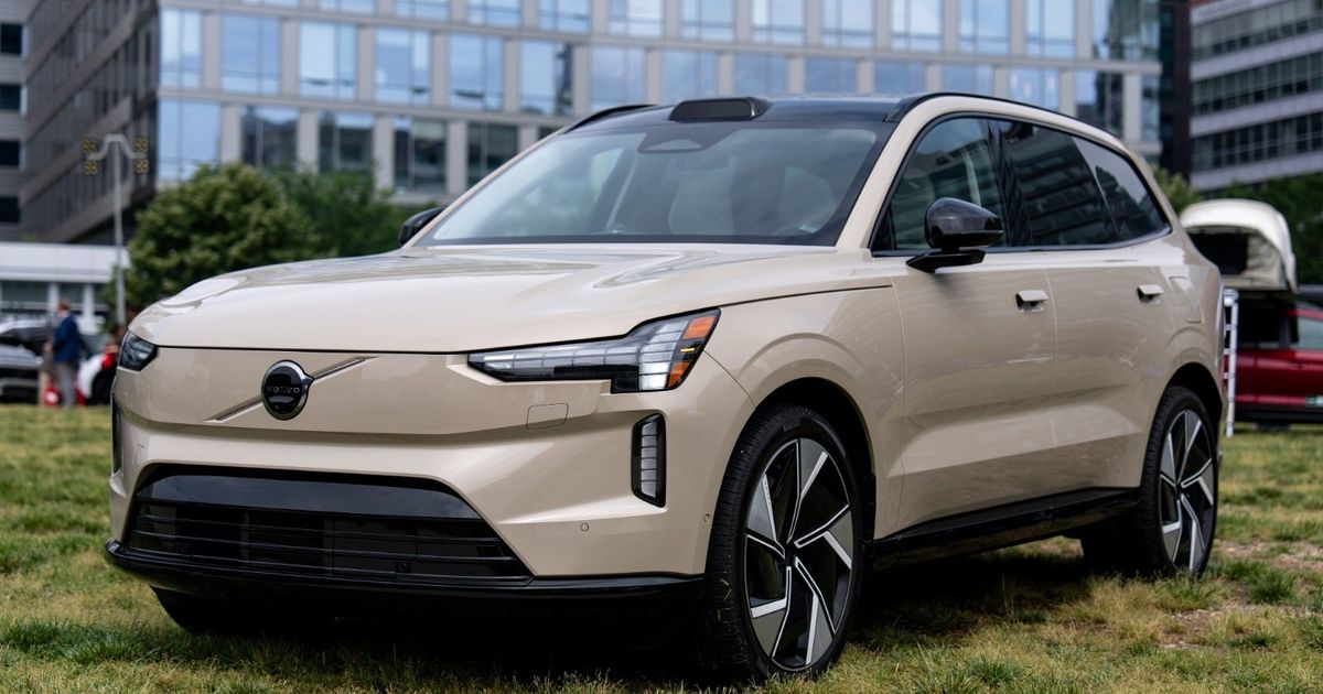 أسهم “فولفو” تقفز 41% بفضل أرباح قياسية وبرنامج خفض التكاليف