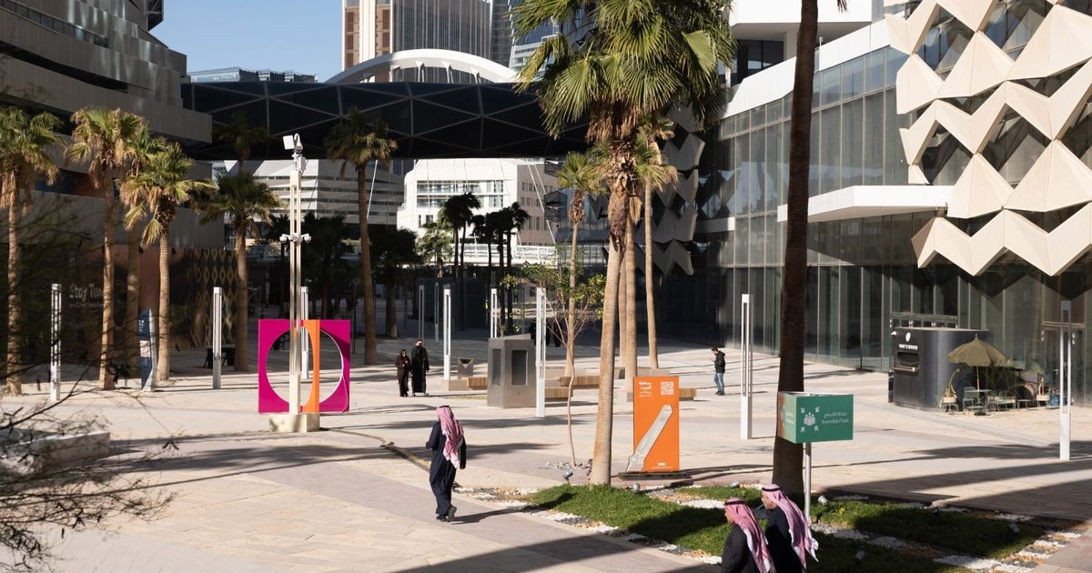 البنوك السعودية تُظهر بوادر تباطؤ في الإقراض بعد سنوات النمو