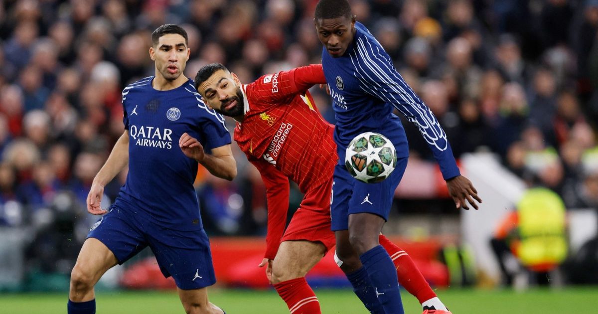 صلاح وحكيمي ضمن ترشيحات تشكيلة فيفبرو المثالية لعام 2025