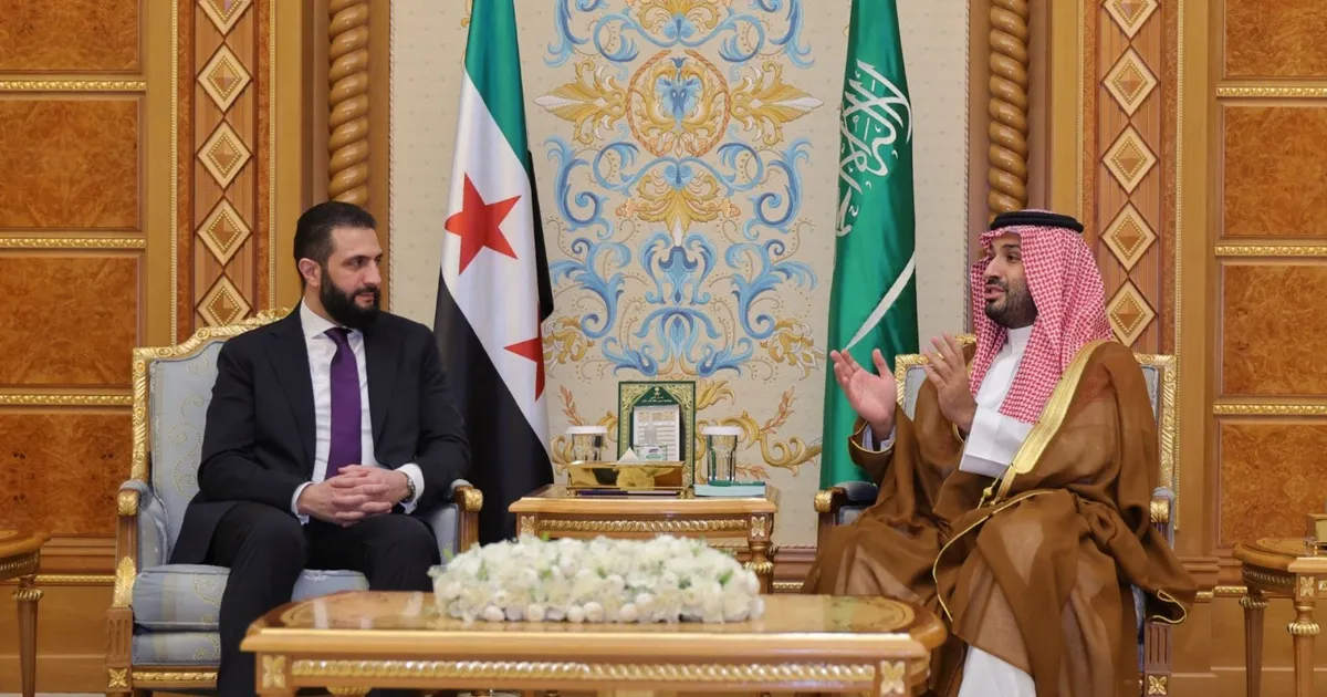 ولي العهد السعودي يستقبل الرئيس السوري في الرياض