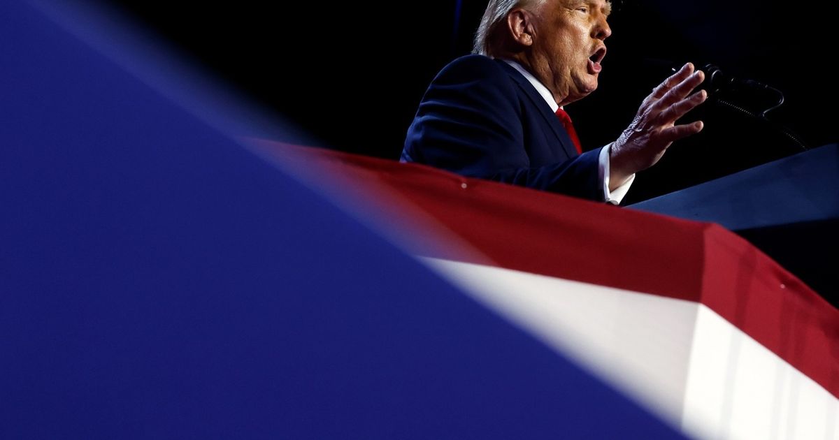 ترمب يعلن زيادة الرسوم الجمركية على كندا بنسبة 10% إضافية