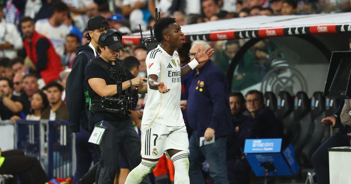 فينيسيوس “يهدد بالرحيل” عن ريال مدريد بعد شجاره مع تشابي