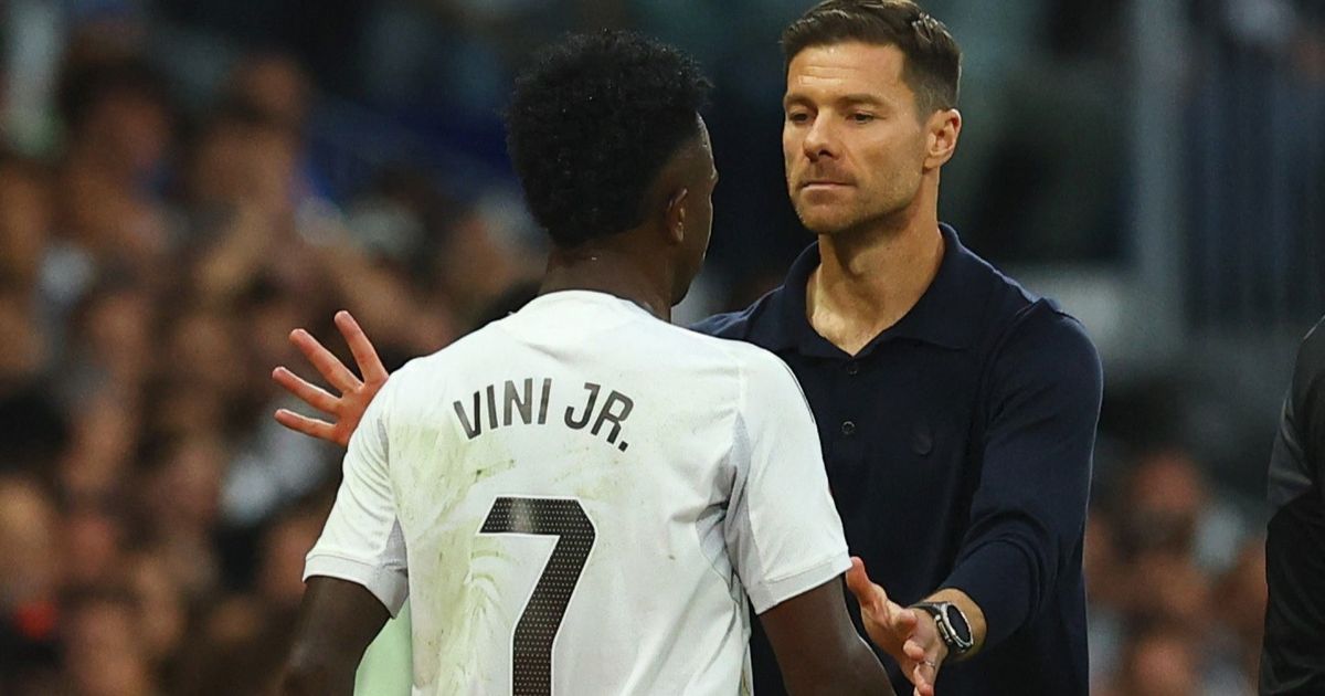 بعضهم وصل للضرب.. أشهر 10 خلافات بين اللاعبين والمدربين