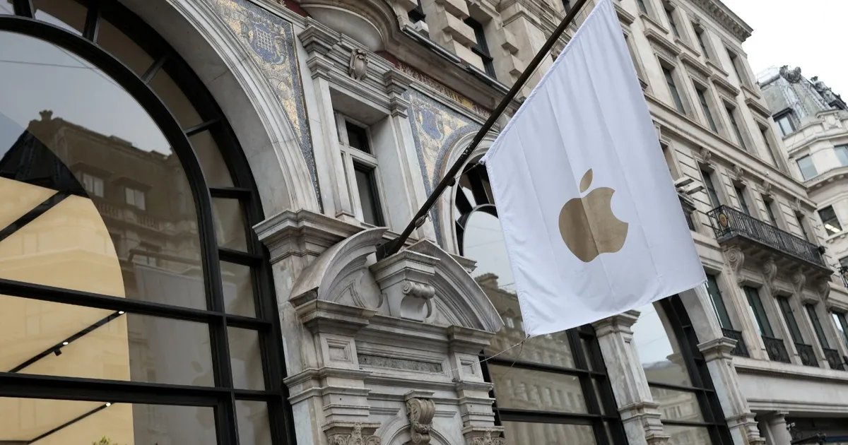 أبل ترفع مكافآت الكشف عن الثغرات البرمجية إلى 2 مليون دولار