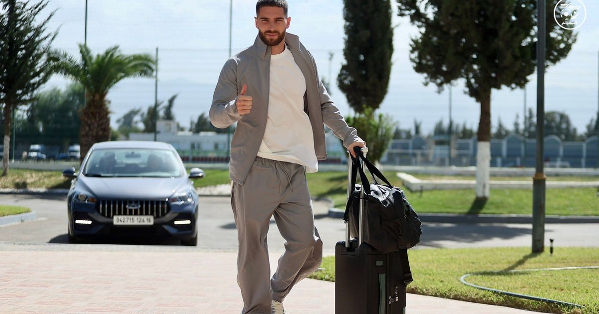 الظهور الأول.. زيدان أساسياً في تشكيلة الجزائر ضد أوغندا