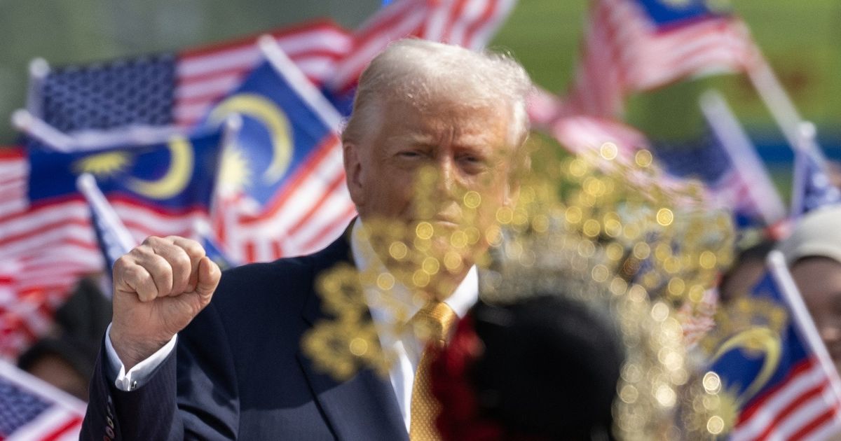 اتفاقيات ترمب بآسيا.. أفضلية واضحة لواشنطن وغموض بشأن دول المنطقة