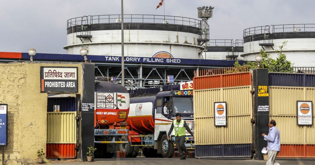 أكبر مصفاة نفط في الهند تبحث عن شحنات من الأميركيتين