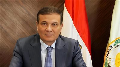 وزير الزراعة يحيل مسؤولي جمعيات زراعية وموظفين للنيابة العامة لتورطهم في التلاعب بالأسمدة