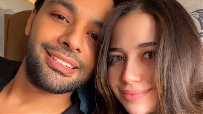 في طريقهم إلى شهر العسل.. أحدث ظهور لـ أحمد جمال وزوجته فرح الموجي