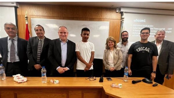 جامعة القاهرة الأهلية تطرح الفرص والتحديات المتعلقة بالأمن السيبراني في عصرالذكاء الاصطناعي