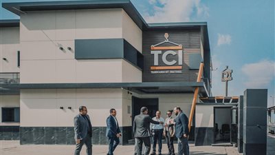 الرخصة الجديدة بميناء الأدبية تعزز مكانة موانئ المنطقة كمحور إقليمي للتجارة والخدمات اللوجستية