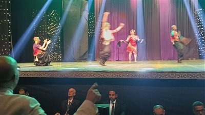 فرقة رضا للفنون الشعبية تفتتح فقرات الموسم الشتوي على مسرح البالون بحضور تامر عبدالمنعم