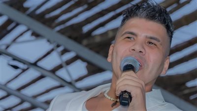 اليوم طرح أغنيتين من الألبوم الجديد