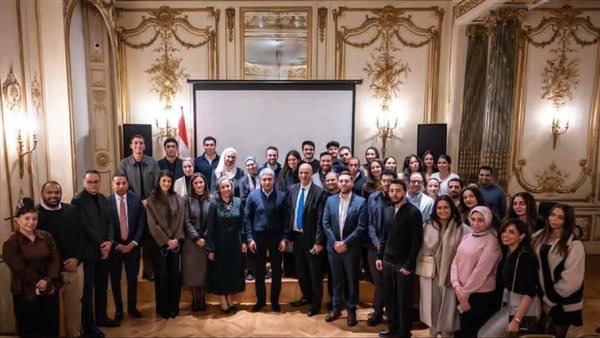 وزير السياحة يعقد لقاءً حواريًا مفتوحًا مع شباب الجالية المصرية في لندن