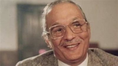 ضربني بالقلم وشتمني.. رحلة عبد المنعم مدبولي من صبي حلاق إلى نجم الكوميديا الأول