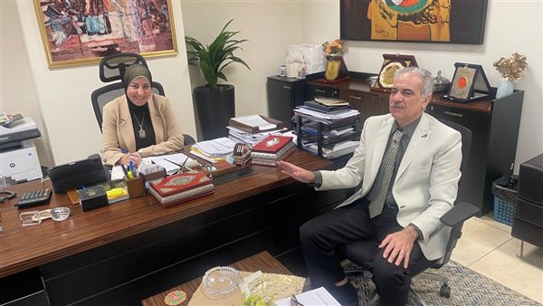 رئيس جامعة أسوان يبحث بوزارة التخطيط دعم المخصصات المالية ومتابعة تنفيذ المشروعات الاستثمارية بالجامعة