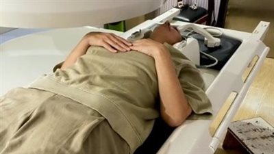 ملوش علاج.. إصابة المذيعة منى عراقي بمرض مناعي نادر| فما القصة