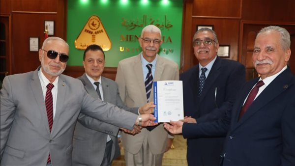 حصول كلية التجارة على الأيزو تتويج لجهود الجامعة في تطوير الأداء الأكاديمي والإداري