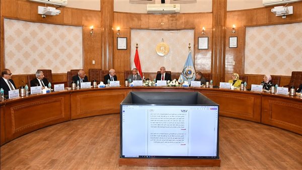 جامعة الإسماعيلية الجديدة الأهلية تناقش خطط التطوير ويعتمد اللائحة الطبية لخدمات رعاية الطلاب