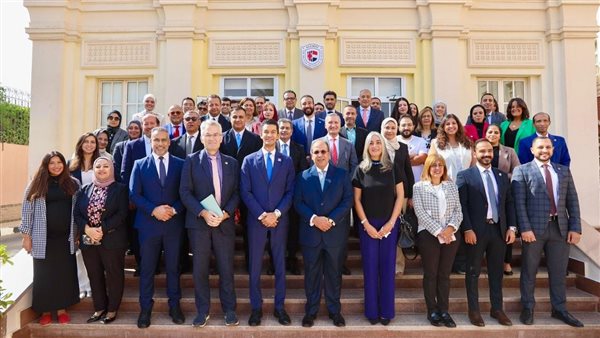 الجامعة البريطانية في مصر تفتتح مركز ملتقي الخريجين لتعزيز التواصل مع أبنائها