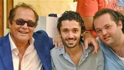 طلاق ونزيف بعد ولادة صعبة.. الأزمات تلاحق أبناء محمود عبد العزيز