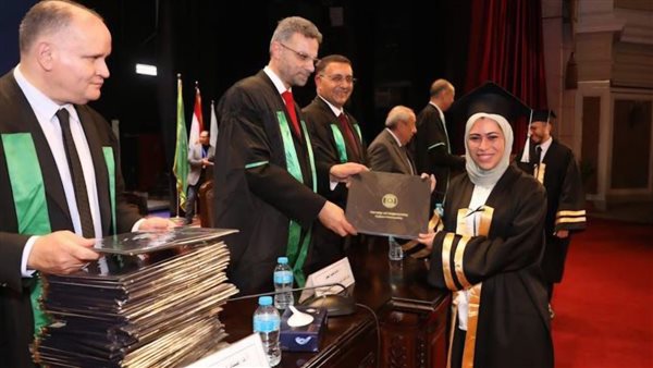 جامعة القاهرة تهنئ الطالبة بسمة الحسيني لاختيارها ضمن المشاركين في برنامج Google Summer of Code 2025