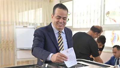 النائب عصام هلال عفيفي الامين العام المساعد لمستقبل وطن يدلي بصوته بمسقط راسه بمدينة الحوامديه