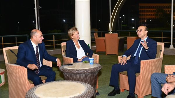 رئيس جامعة أسيوط يستقبل رئيسة بعثة الاتحاد الأوروبي لدى مصر