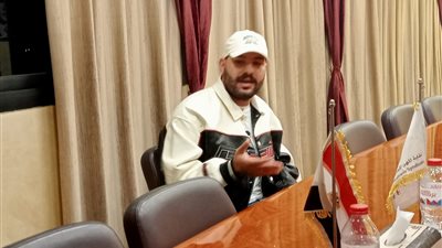 كنت رايح أطلب من النقيب يرجعني