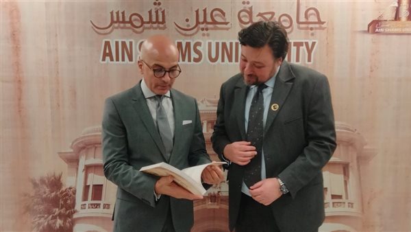 تعاون أكاديمي بين جامعتي عين شمس وإسيكس البريطانية في تدريس القانون بكلية الحقوق