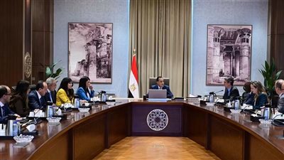 رئيس الوزراء يبحث مع وفد البنك الدولي تعزيز التعاون في البنية التحتية والطاقة والمياه