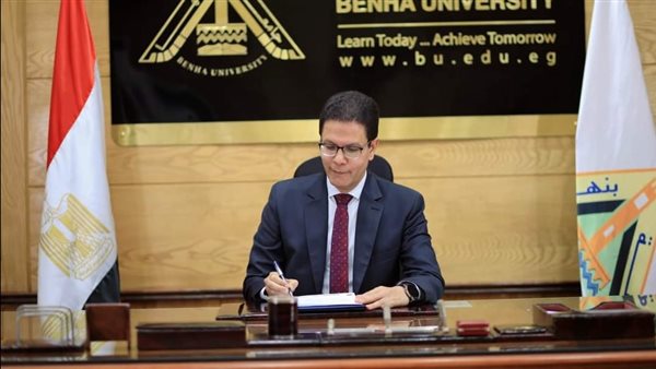 رئيس جامعة بنها يكرم الفائزين بالمركز الأول فى بطولة الدورة العربية للجامعات