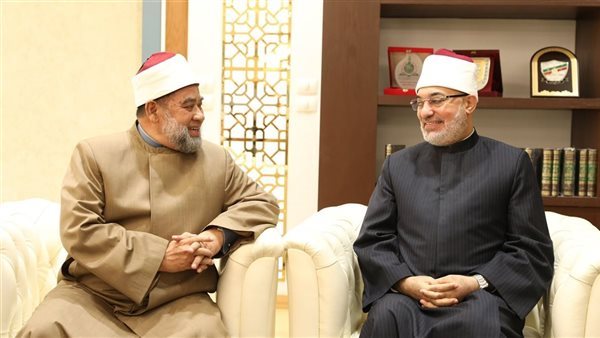 مفتي الجمهورية يستقبل وفدًا من قيادات المنظمة العالمية لخريجي الأزهر بتايلاند